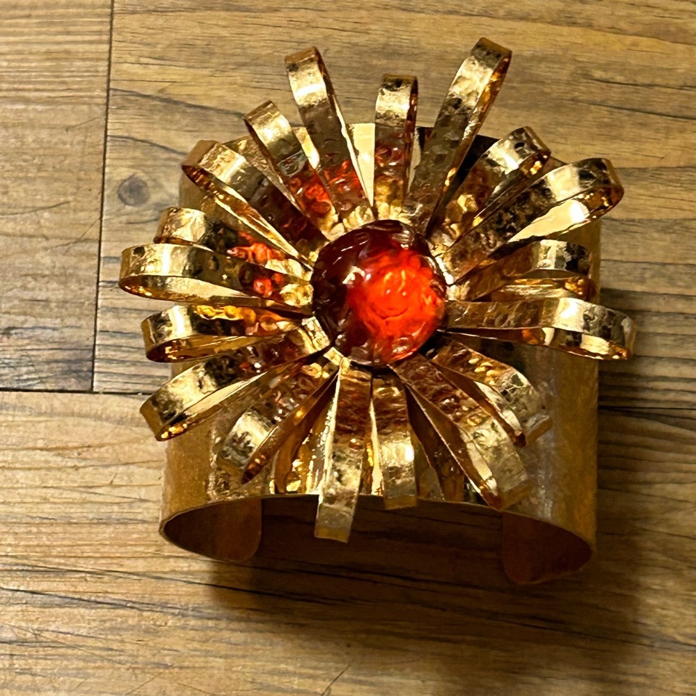 Nwt- Zara flower cuff bracelet - Picture 5 of 6